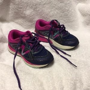 New Balance girl’s sneakers toddler size 11W